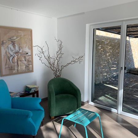 Chut ! C'Est Ici Hotel Venelles Bagian luar foto