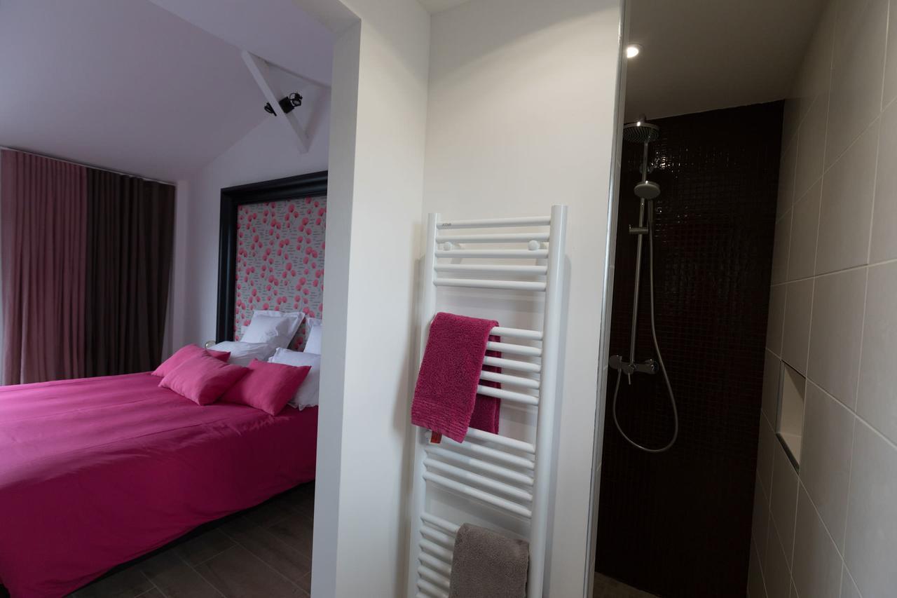 Chut ! C'Est Ici Hotel Venelles Bagian luar foto