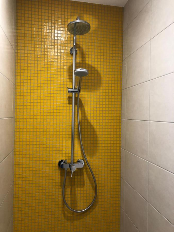 Chut ! C'Est Ici Hotel Venelles Bagian luar foto